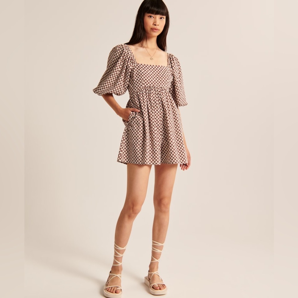 Abercrombie & Fitch puff sleeve flirty romper
